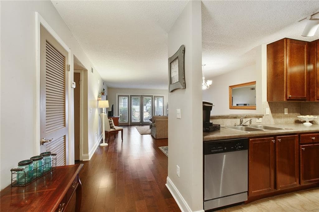 2 bedroom, 1,092 sq ft condominium sold at 3650 Ashford Dunwoody Road 111, Brookhaven, GA 30319