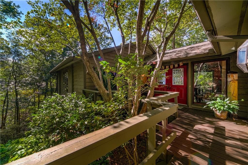 4 bedroom, 3,144 sq ft single family residence sold at 5758 Harbor, Gainesville, GA 30504