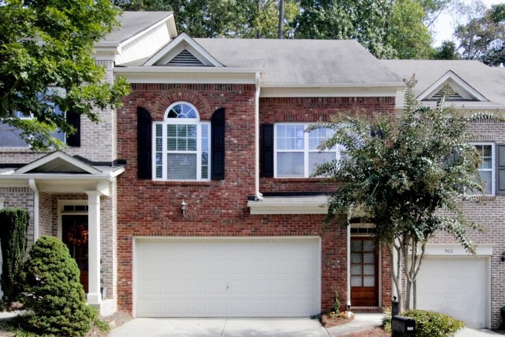 4 bedroom, 2,528 sq ft townhouse sold at 966 Firethorne Pass 966, Cumming, GA 30040