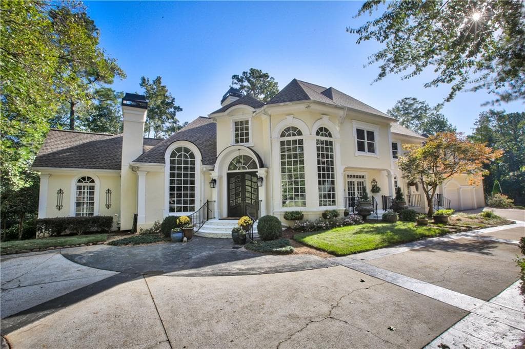 5 bedroom, 6,919 sq ft single family residence sold at 4415 Bancroft Valley, Alpharetta, GA 30022