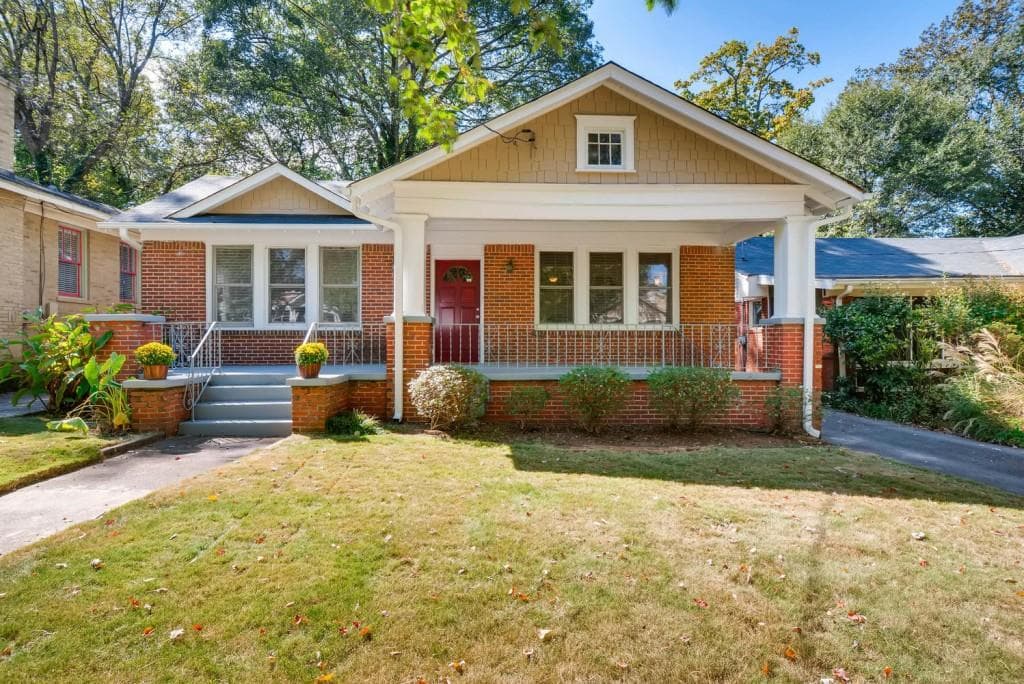 3 bedroom, 1,312 sq ft single family residence sold at 1571 Melrose Drive, Atlanta, GA 30310