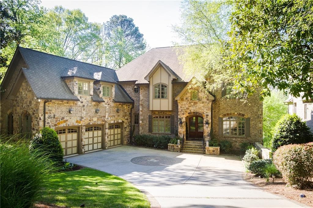 5 bedroom, 6,200 sq ft single family residence sold at 362 Hillside Drive, Atlanta, GA 30342