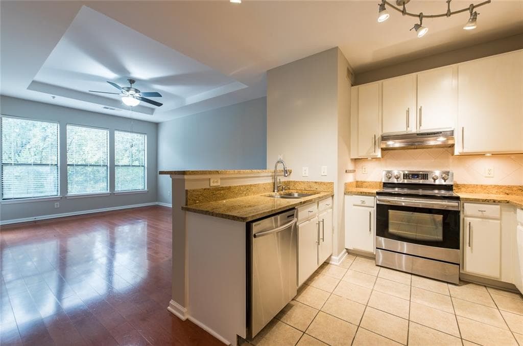 2 bedroom, 895 sq ft condominium sold at 821 Ralph McGill Boulevard 3337, Atlanta, GA 30306