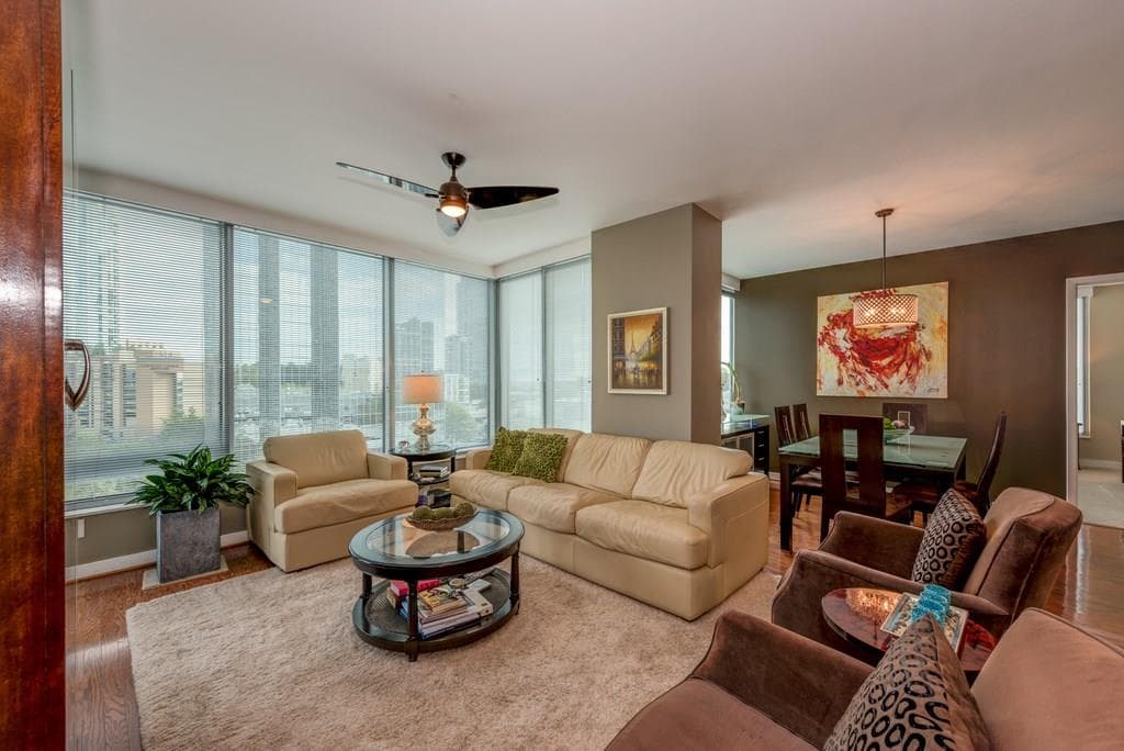 2 bedroom, 1,508 sq ft condominium sold at 3338 Peachtree Road 809, Atlanta, GA 30326
