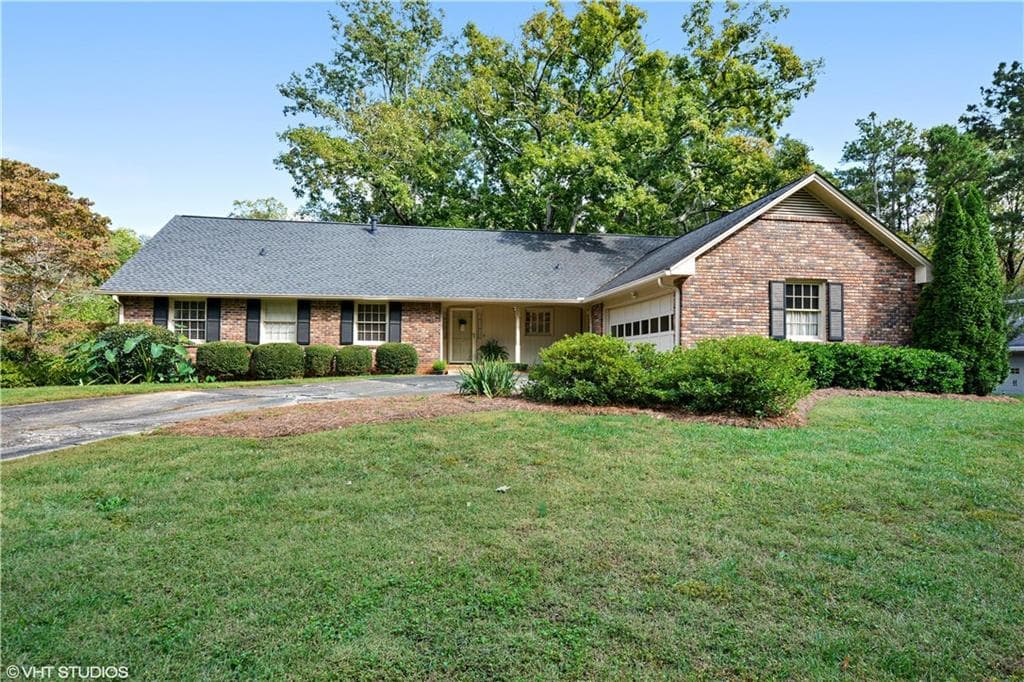 3 bedroom, 2,308 sq ft single family residence sold at 1275 Knoll Woods Court, Roswell, GA 30075
