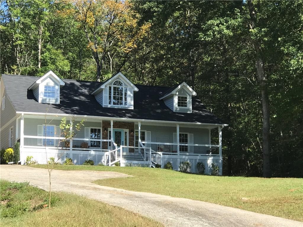 4 bedroom, 2,074 sq ft single family residence sold at 915 Henry Grady Highway, Dawsonville, GA 30534