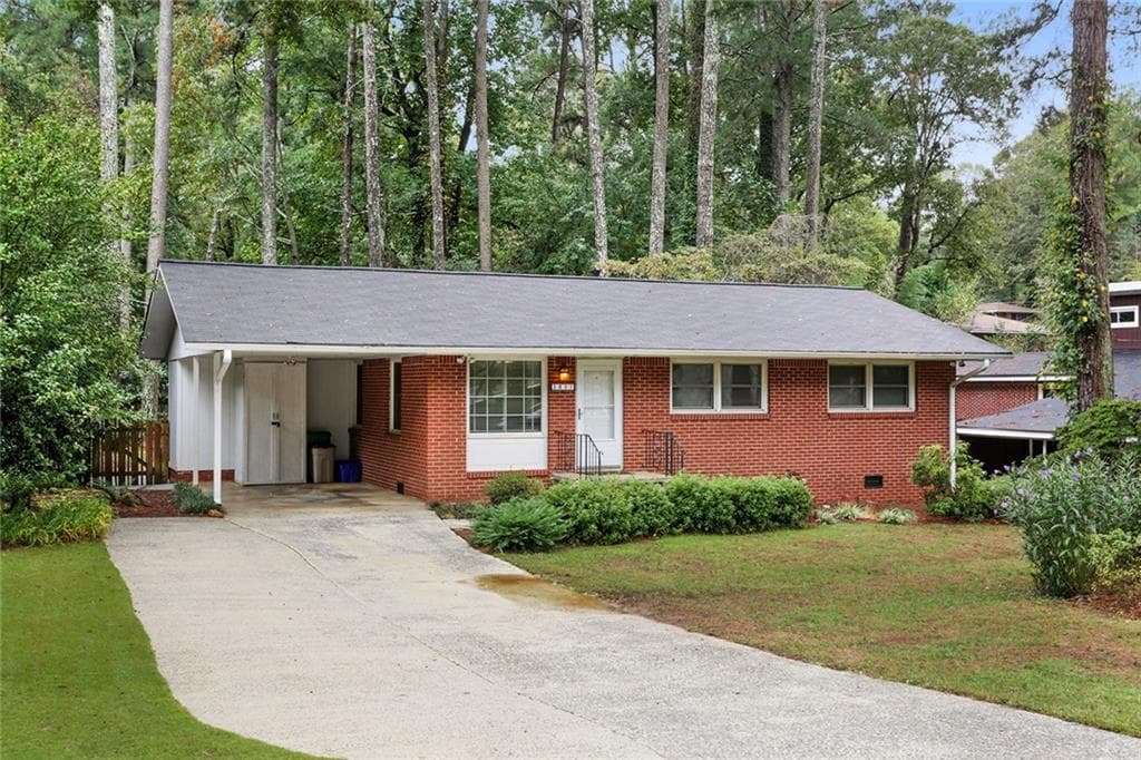 2 bedroom, 1,244 sq ft single family residence sold at 3031 Vine Circle, Decatur, GA 30033