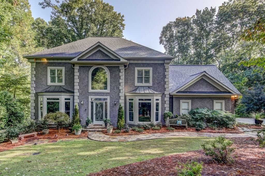 5 bedroom, 3,153 sq ft single family residence sold at 210 Hunters View, Roswell, GA 30075
