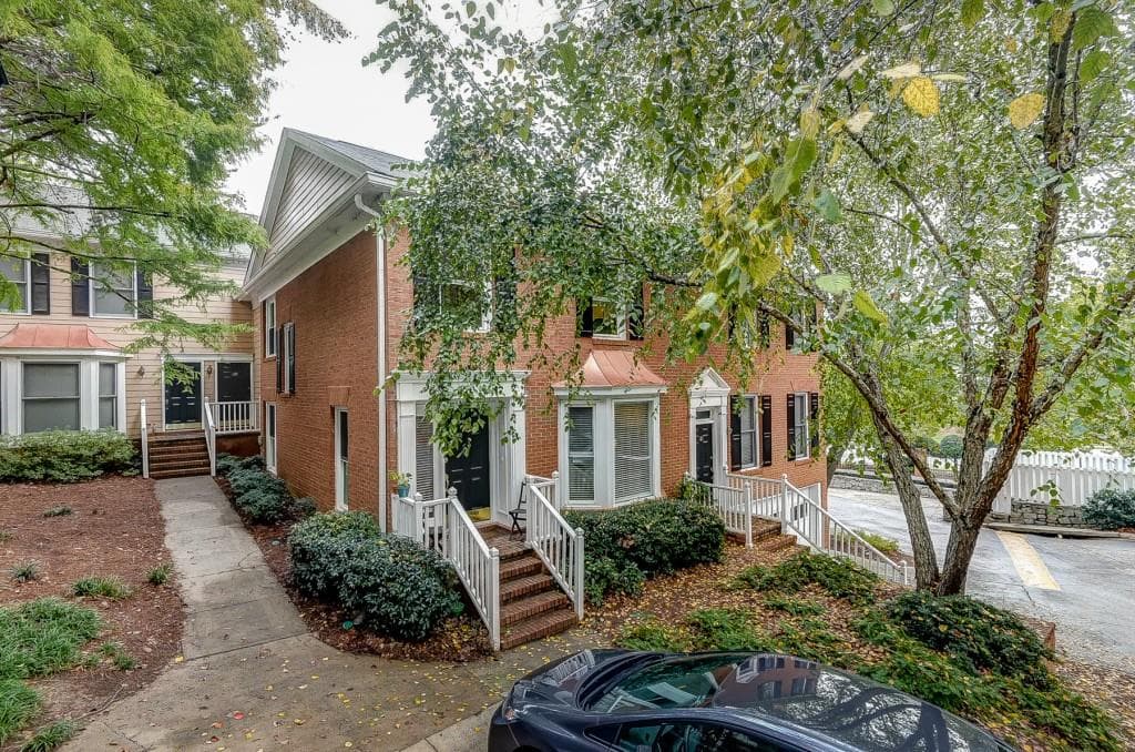 7500 Roswell Road 120, Sandy Springs, GA 30350 — most recent listing photo
