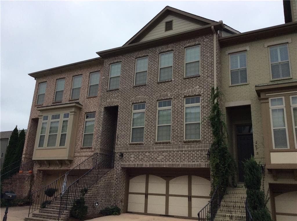 3 bedroom townhouse sold at 2075 Callaway Court, Atlanta, GA 30318