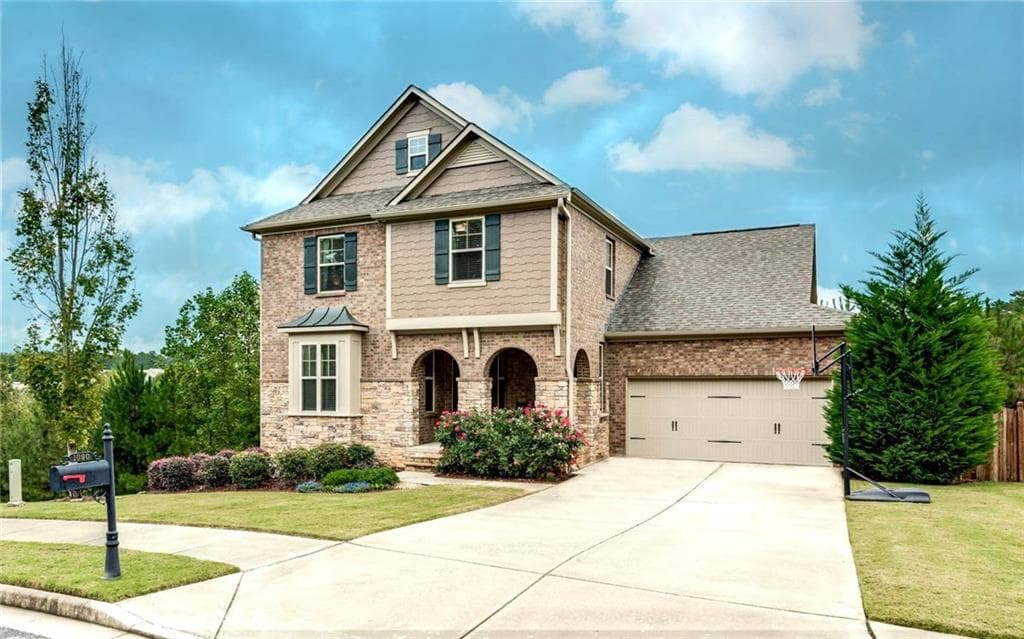 5 bedroom, 3,685 sq ft single family residence sold at 1090 Chelsey Way, Roswell, GA 30075