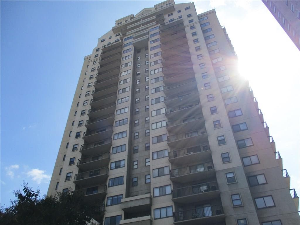 2 bedroom, 975 sq ft condominium sold at 795 Hammond Drive 1401, Atlanta, GA 30328