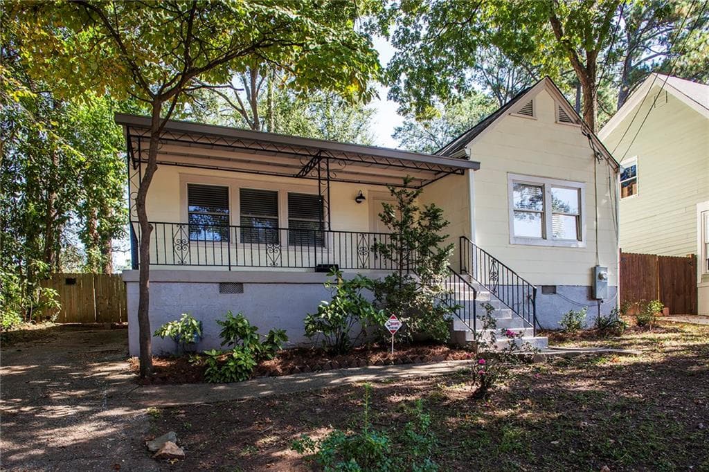 3 bedroom, 1,895 sq ft single family residence sold at 116 4th Avenue, Atlanta, GA 30317
