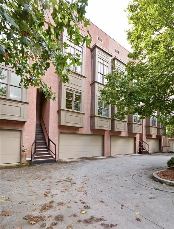 2 bedroom, 1,450 sq ft townhouse sold at 675 Greenwood Avenue 126, Atlanta, GA 30306
