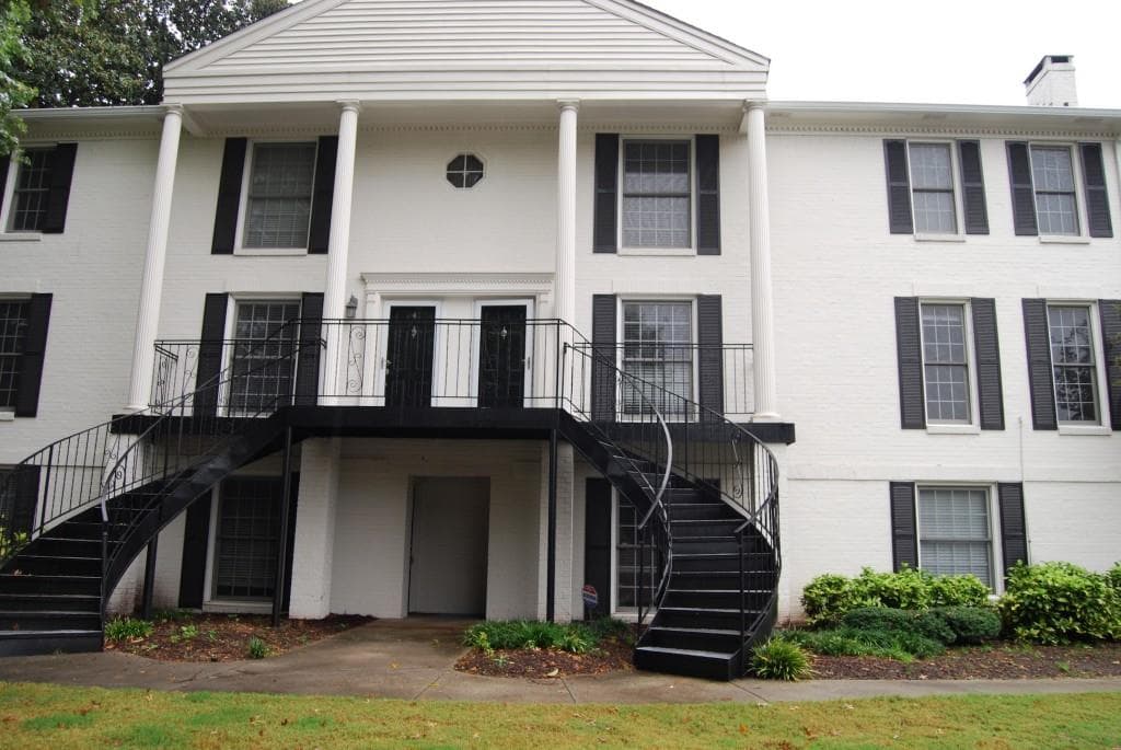 2 bedroom, 1,020 sq ft condominium sold at 1101 Collier Road G5, Atlanta, GA 30318