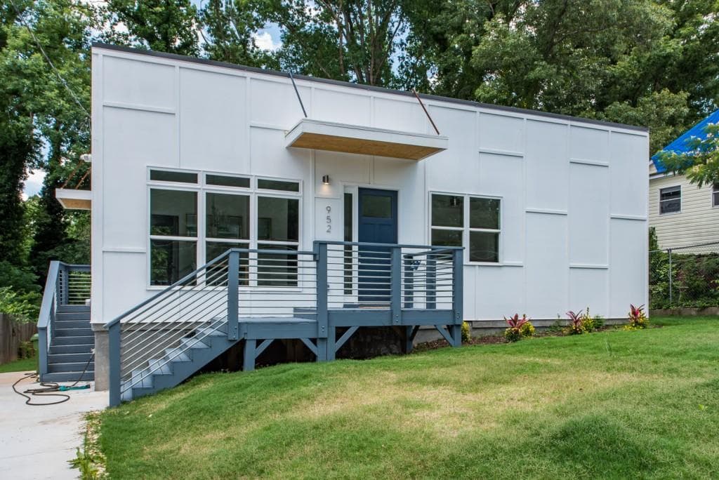 3 bedroom, 2,300 sq ft single family residence sold at 952 Bruce Circle, Atlanta, GA 30316