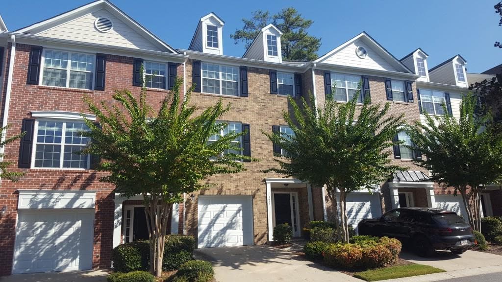 3 bedroom, 1,890 sq ft townhouse sold at 3633 Chattahoochee Summit Drive 14, Atlanta, GA 30339