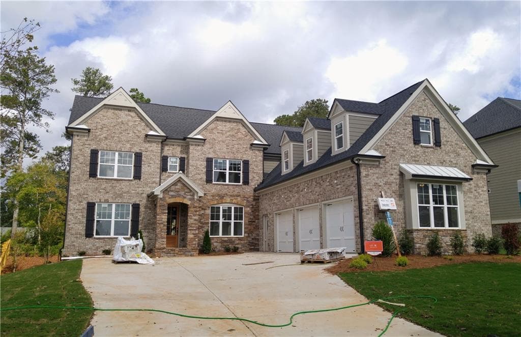 5 bedroom, 4,518 sq ft single family residence sold at 154 Sierra Circle, Woodstock, GA 30188