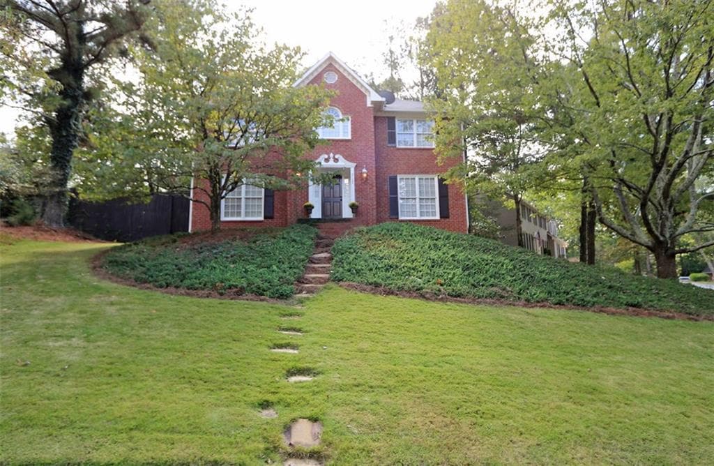 4 bedroom, 2,530 sq ft single family residence sold at 9129 Branch Valley Way, Roswell, GA 30076