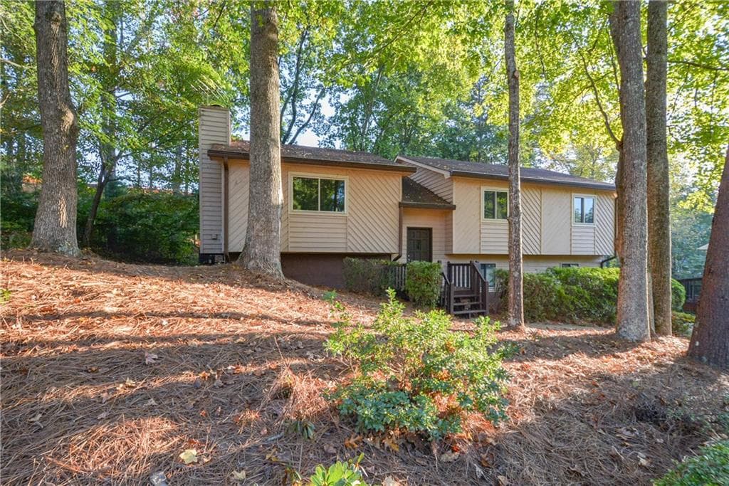 3 bedroom, 1,896 sq ft single family residence sold at 2724 Hawk Trace, Marietta, GA 30066