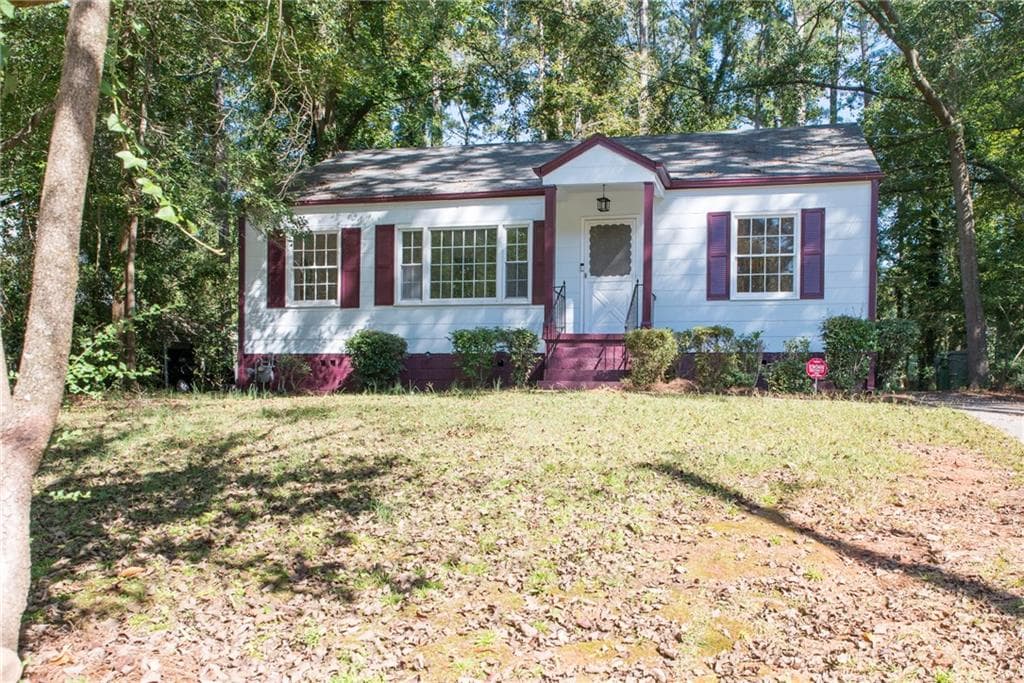 3 bedroom, 1,328 sq ft single family residence sold at 1963 Beecher Road, Atlanta, GA 30310