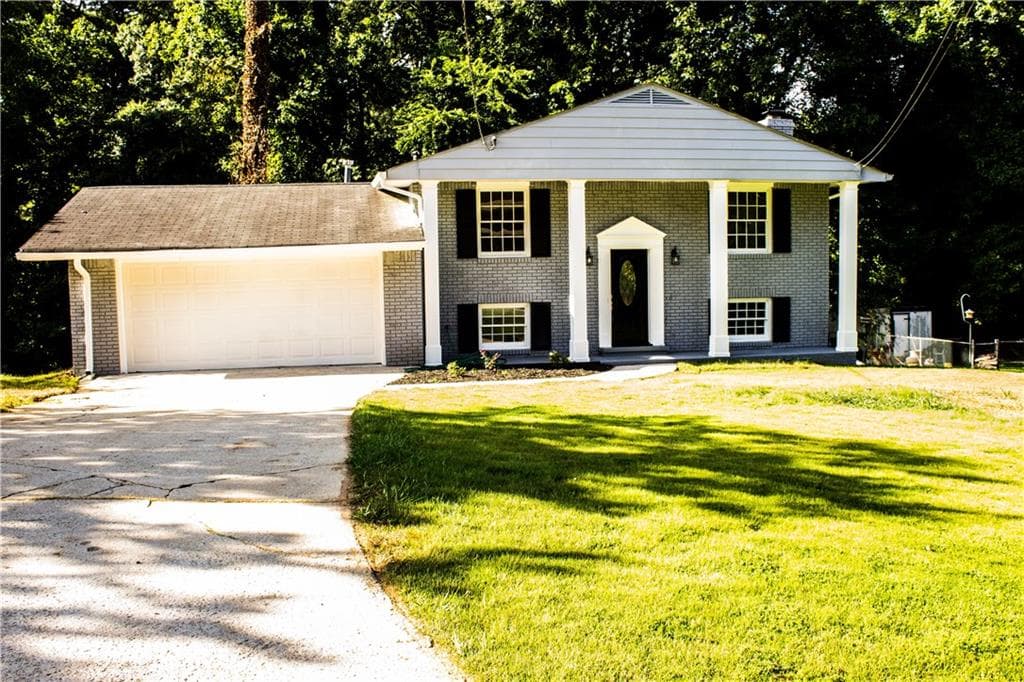 3 bedroom, 1,687 sq ft single family residence sold at 1795 Fayetteville Court, Atlanta, GA 30316