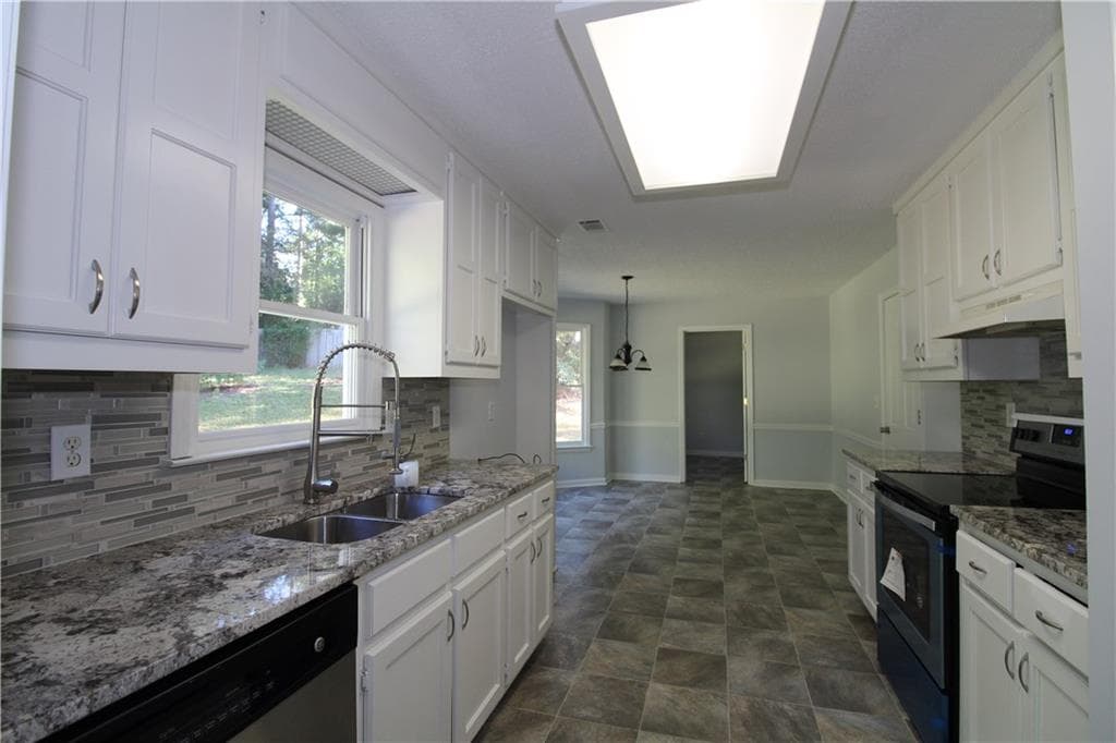 425 Charlyne Way, Dacula, GA 30019 — most recent listing photo