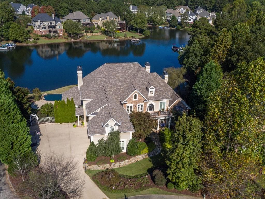 4 bedroom, 5,597 sq ft single family residence sold at 2260 Lake Shore Landing, Alpharetta, GA 30005