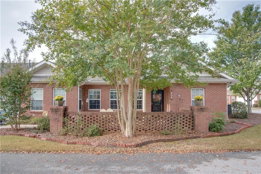 137 Villa Park Circle 137, Stone Mountain, GA 30087 — most recent listing photo