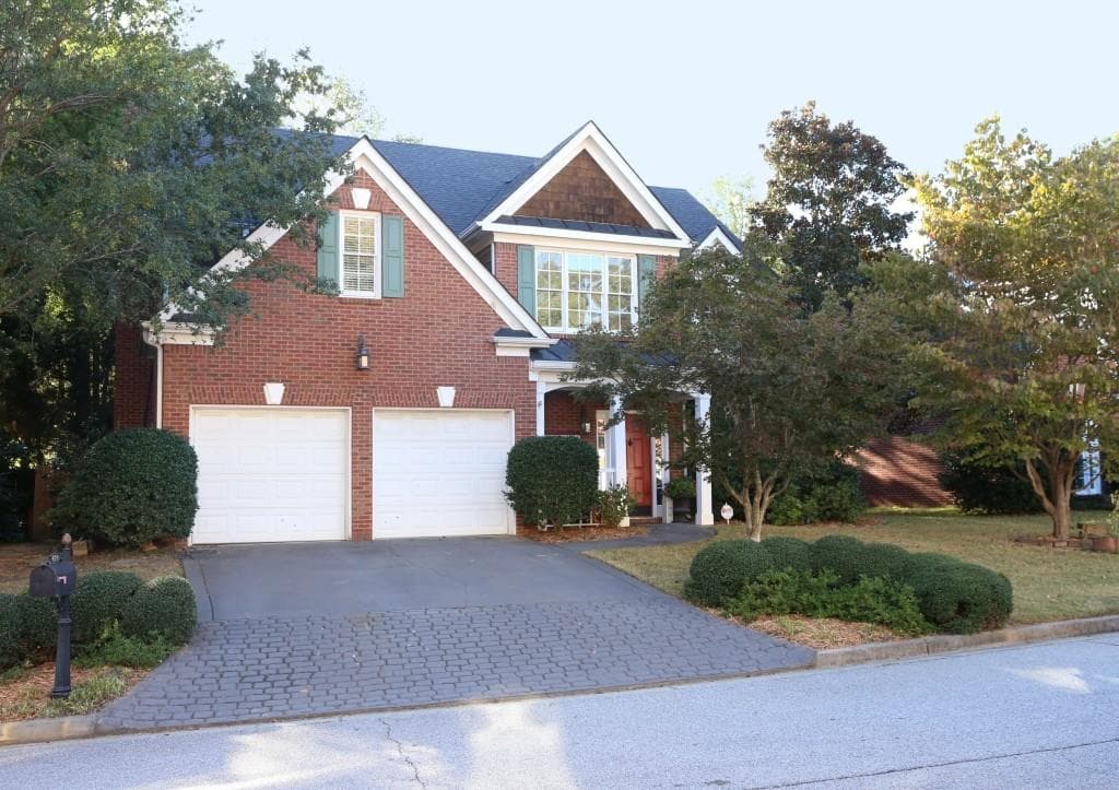 4 bedroom, 2,618 sq ft single family residence sold at 1949 Regency Cove Court, Atlanta, GA 30341