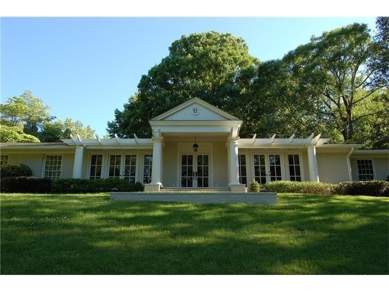 4 bedroom, 2,556 sq ft single family residence sold at 3720 NW Cloudland Drive, Atlanta, GA 30327