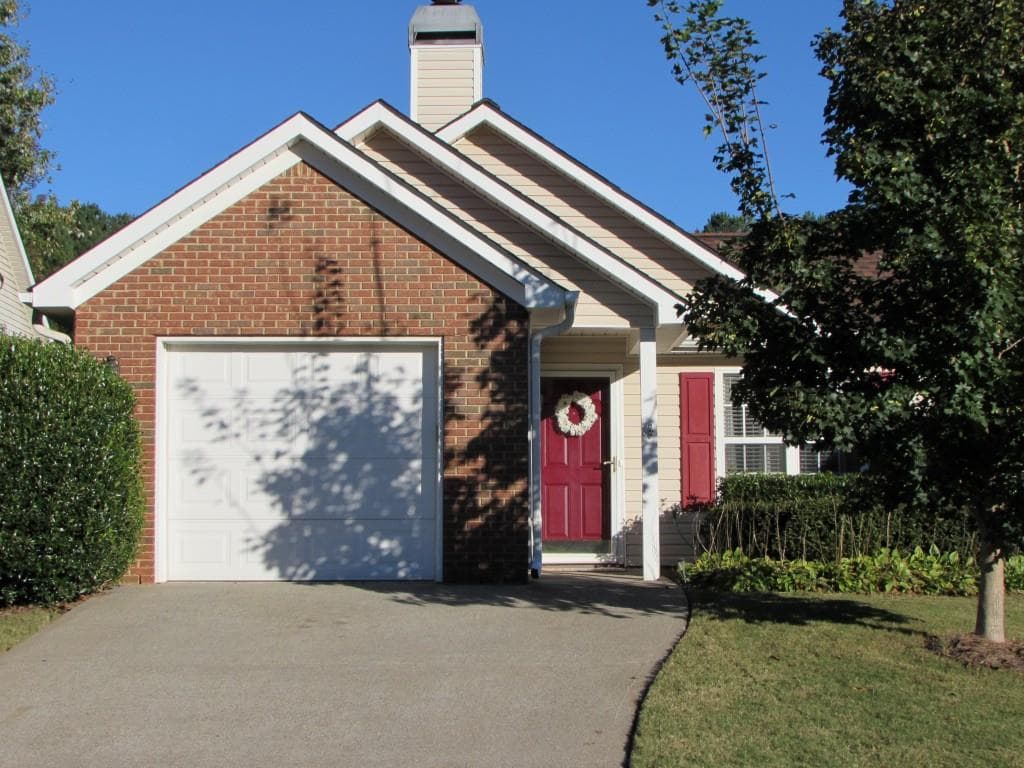 2 bedroom, 874 sq ft single family residence sold at 130 Grove Park Lane, Woodstock, GA 30189
