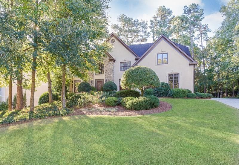 4 bedroom, 3,796 sq ft single family residence sold at 3755 Redcoat Way, Alpharetta, GA 30022