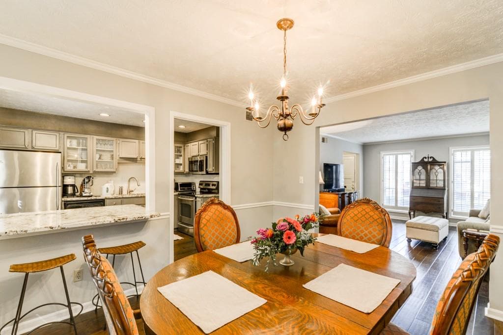 2 bedroom, 1,320 sq ft townhouse sold at 12 Queen Anne Place, Atlanta, GA 30318