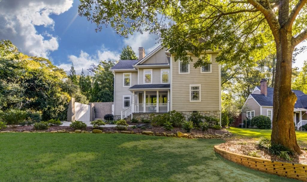 211 Parkside Circle, Decatur, GA 30030 — most recent listing photo