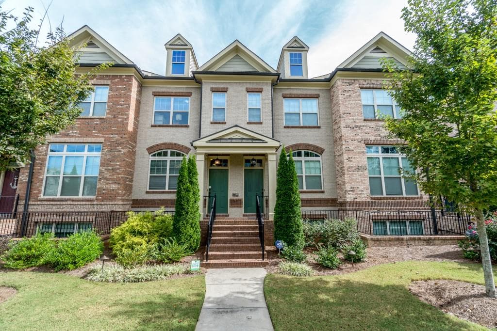 3 bedroom, 2,000 sq ft townhouse sold at 1250 Lavista Circle, Atlanta, GA 30324
