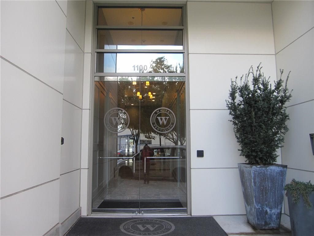 1 bedroom, 980 sq ft condominium sold at 1100 Howell Mill Road 816, Atlanta, GA 30318