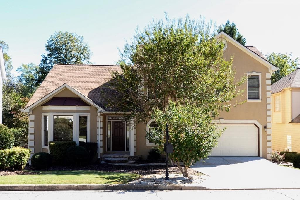 4 bedroom, 1,923 sq ft single family residence sold at 9070 Club River Drive, Roswell, GA 30076