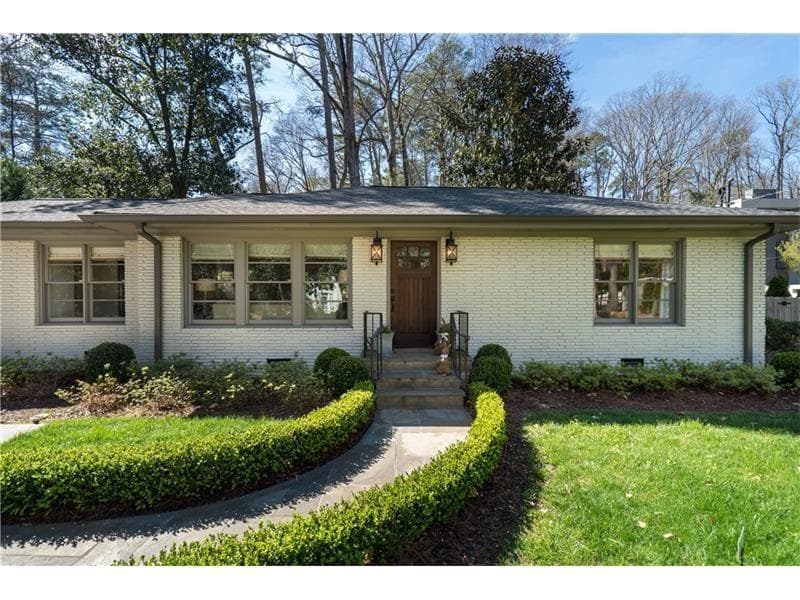 3 bedroom, 1,791 sq ft single family residence sold at 2550 Northside Drive, Atlanta, GA 30305