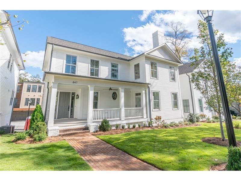 5 bedroom, 3,100 sq ft single family residence sold at 847 Mimosa Boulevard, Roswell, GA 30075