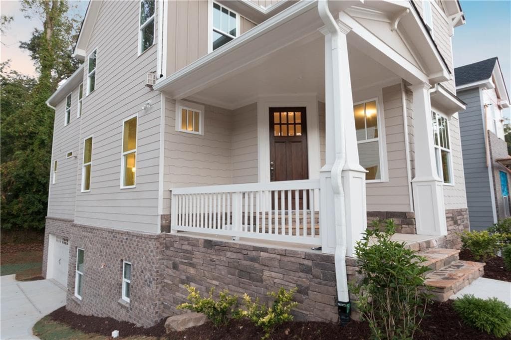 3 bedroom, 2,274 sq ft single family residence sold at 1371 Custer Way, Atlanta, GA 30316