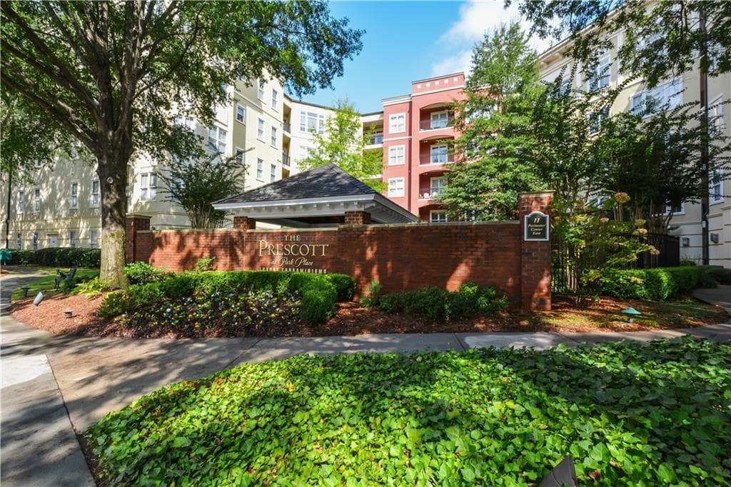 2 bedroom, 1,029 sq ft condominium sold at 11 Perimeter Center 1311, Atlanta, GA 30346