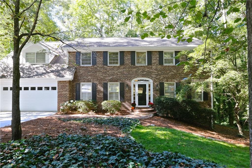 4 bedroom, 3,157 sq ft single family residence sold at 275 Whisperwood Drive, Roswell, GA 30075