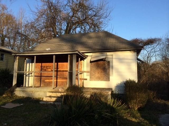 3 bedroom, 900 sq ft single family residence sold at 716 Betsy Avenue, Atlanta, GA 30310