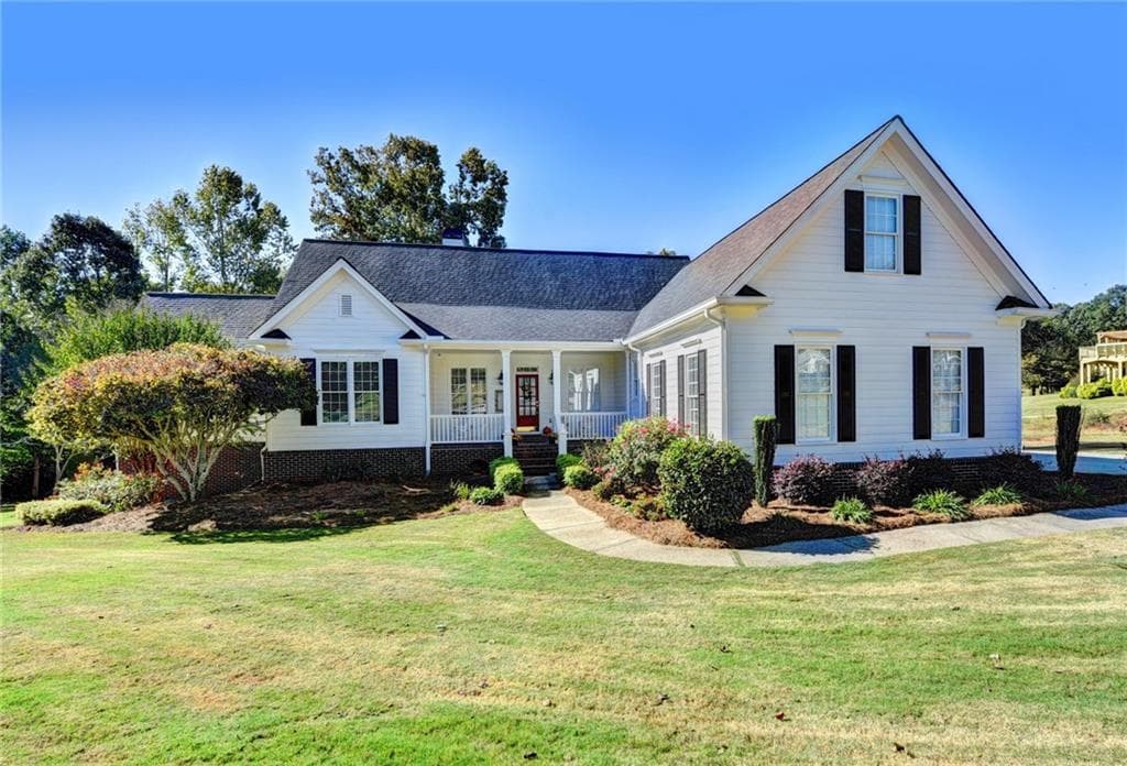4 bedroom, 3,627 sq ft single family residence sold at 341 Fairway Circle, Monroe, GA 30656