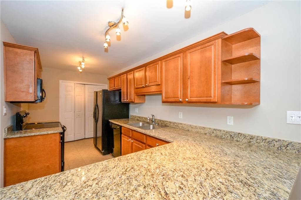 403 Brighton Point, Sandy Springs, GA 30328 — most recent listing photo