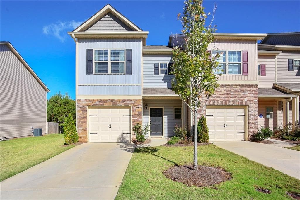 3 bedroom, 1,636 sq ft townhouse sold at 565 Oakside Place, Acworth, GA 30102