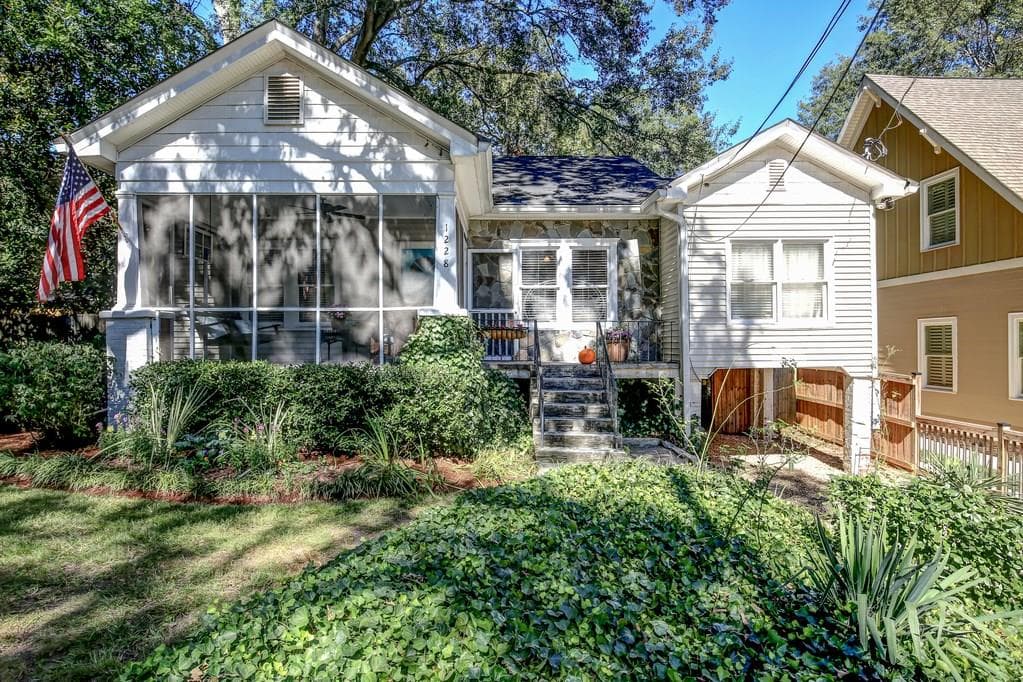 2 bedroom, 1,300 sq ft single family residence sold at 1228 Gracewood Avenue, Atlanta, GA 30316