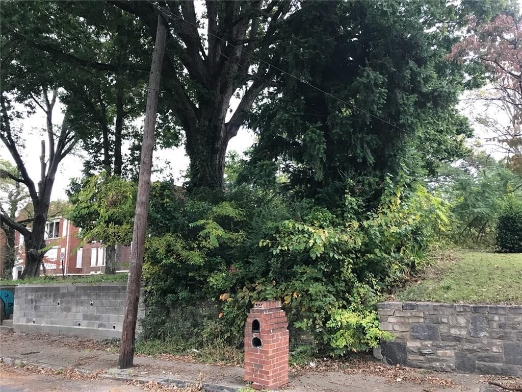 other sold at 601 English Avenue, Atlanta, GA 30318