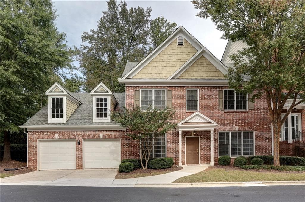 3 bedroom, 2,762 sq ft townhouse sold at 10090 Jones Bridge Road 16, Alpharetta, GA 30022